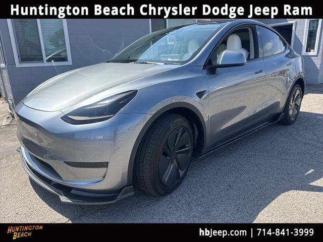 2025 Tesla Model Y Long Range Dual Motor All-Wheel Drive's photo