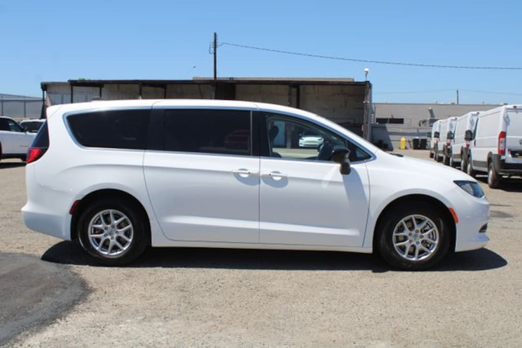 Used 2024 Chrysler Voyager LX Minivan/Van