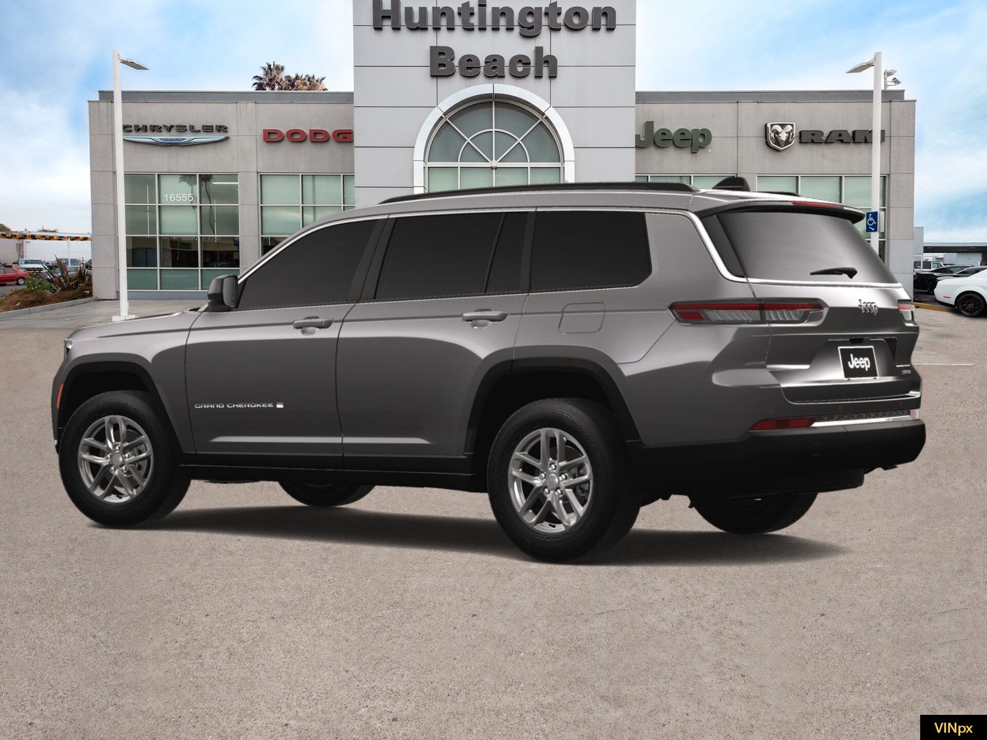 2025 Jeep Grand Cherokee Laredo photo 4
