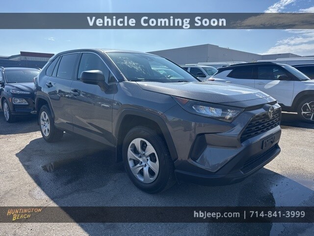 2022 Toyota RAV4 LE photo 3