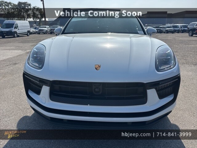2023 Porsche Macan S photo 2