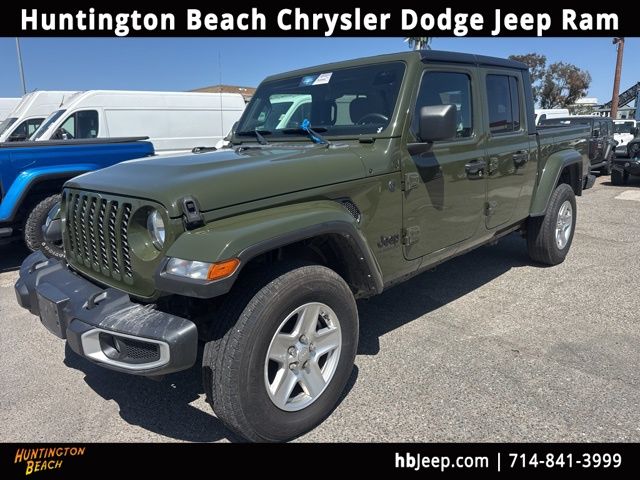 2022 Jeep Gladiator Sport S's photo