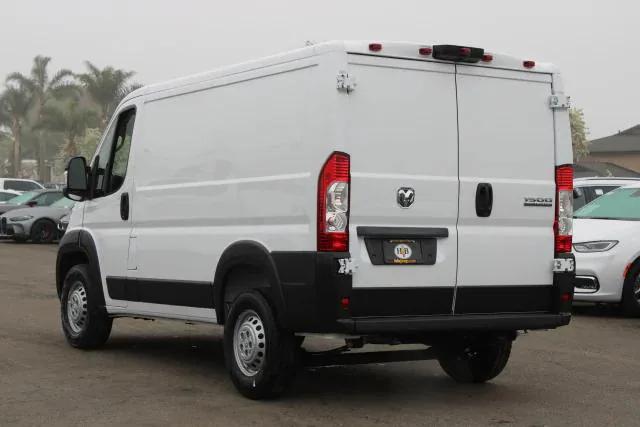 2025 Ram ProMaster 1500 photo 3