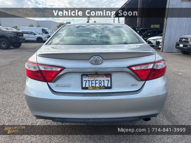 2016 Toyota Camry SE photo 4