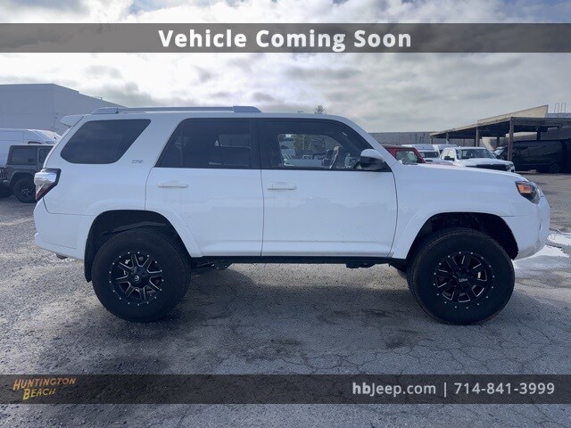 2018 Toyota 4Runner SR5 photo 4