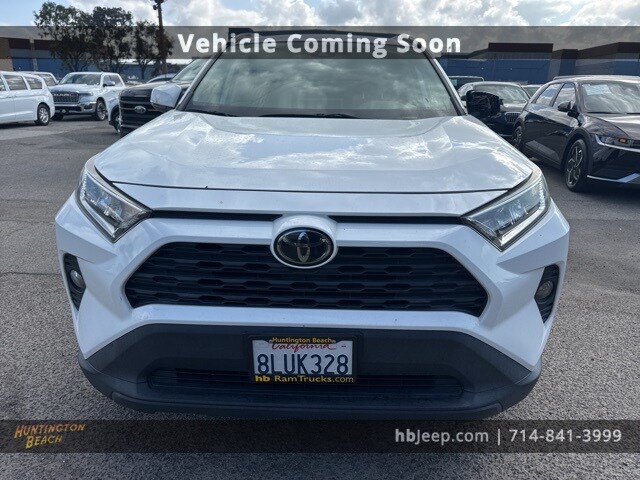2019 Toyota RAV4 XLE photo 2