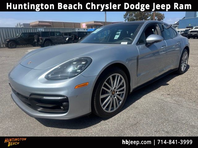 2023 Porsche Panamera 4 Platinum Edition's photo