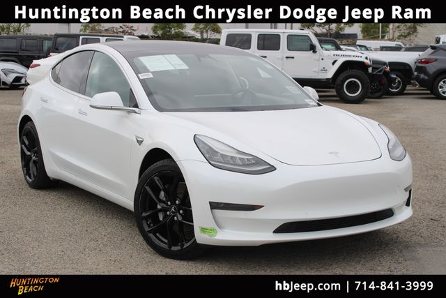 2019 Tesla Model 3 Rear-Wheel Drive Mid Range's photo