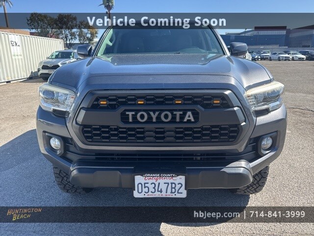 2016 Toyota Tacoma SR5 photo 2