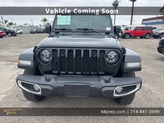 2021 Jeep Gladiator Sport photo 2