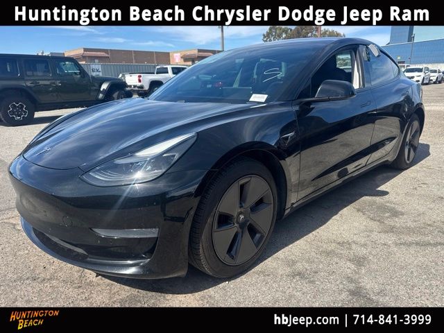 2021 Tesla Model 3 Standard Range Plus's photo