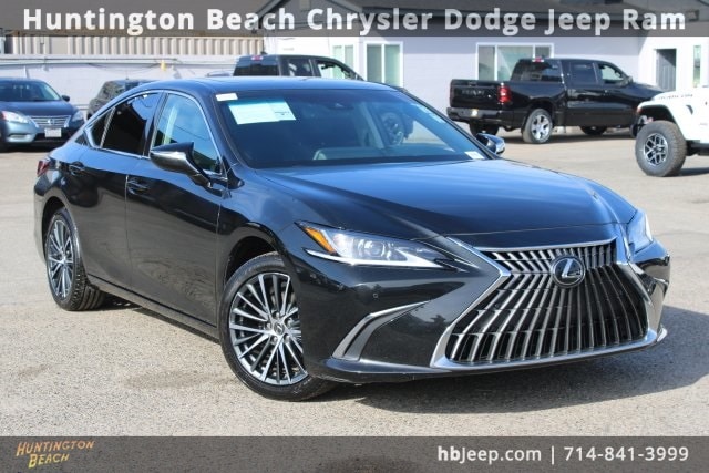 2023 Lexus ES 350's photo