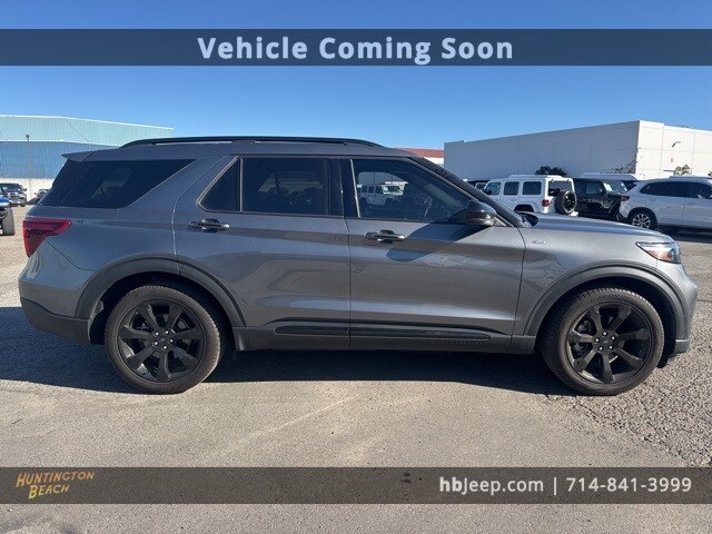 2024 Ford Explorer ST-Line photo 2