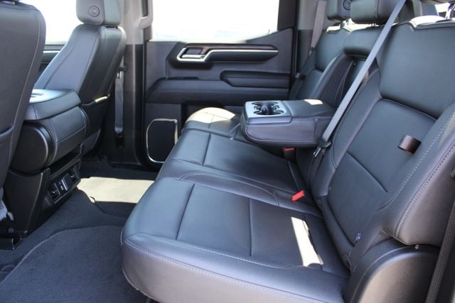 2024 GMC Sierra 1500 SLT - Photo 39