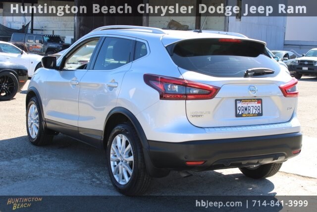 2021 Nissan Rogue Sport SV photo 2