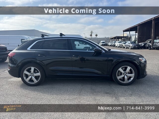 2019 Audi e-tron Premium Plus photo 4