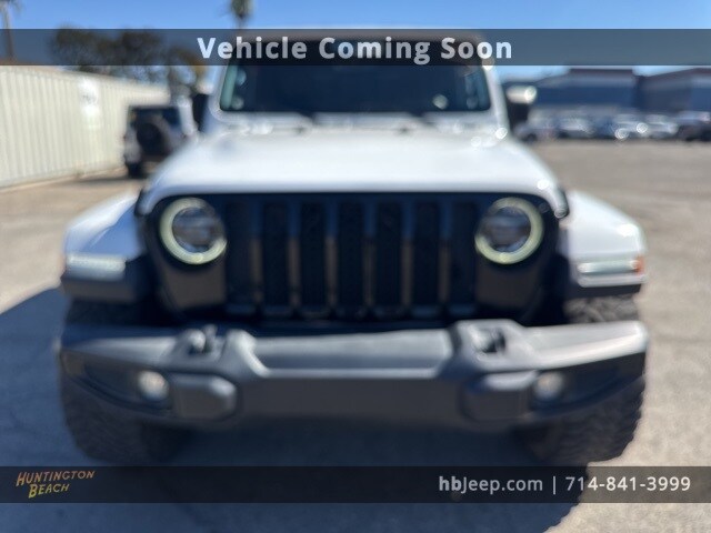 2021 Jeep Gladiator Sport photo 2