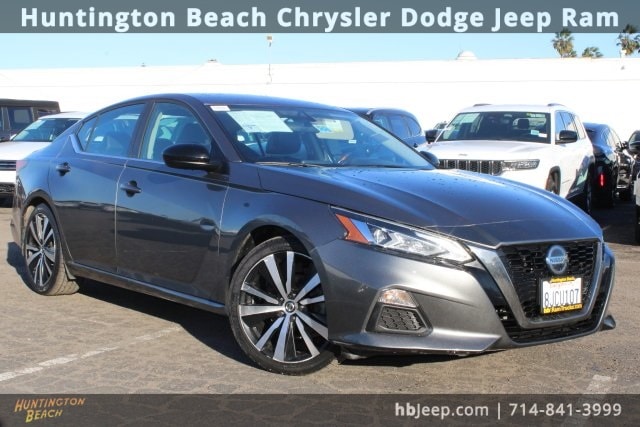 2019 Nissan Altima SR's photo