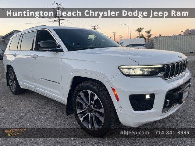 2022 Jeep Grand Cherokee Overland photo 3