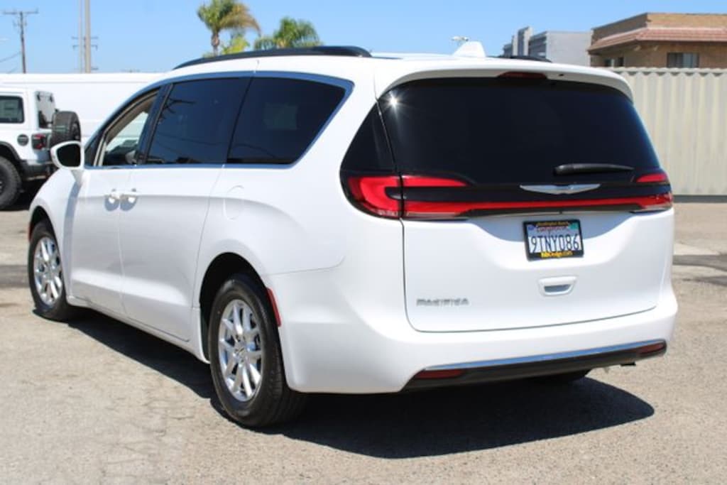 Used 2022 Chrysler Pacifica Touring L Minivan/Van