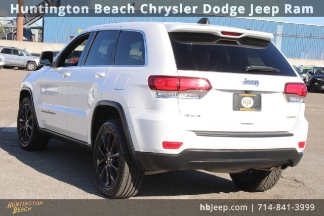2020 Jeep Grand Cherokee Laredo photo 3