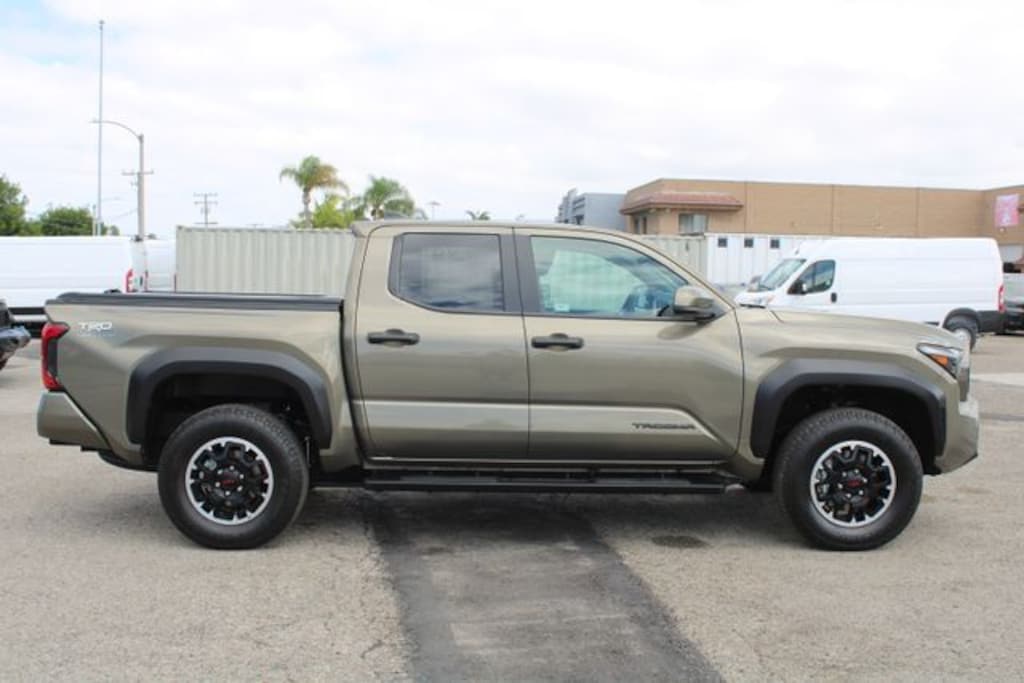 Used 2025 Toyota Tacoma TRD Off-Road Truck