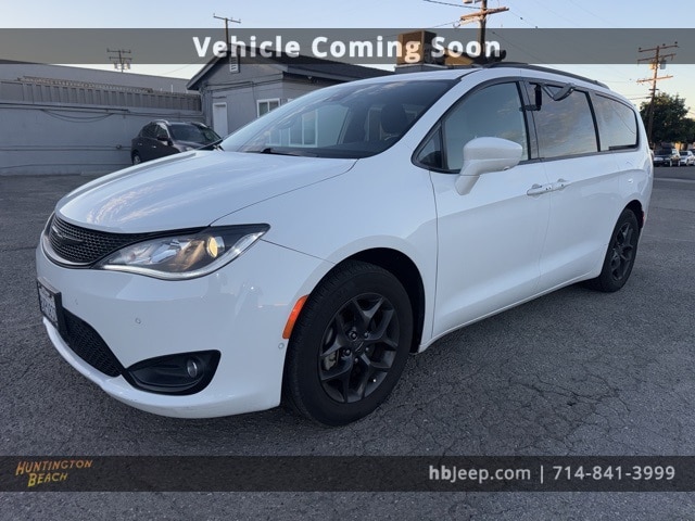 2019 Chrysler Pacifica Touring L Plus's photo