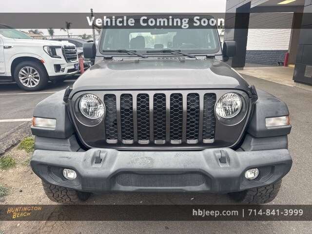2021 Jeep Gladiator Sport photo 2