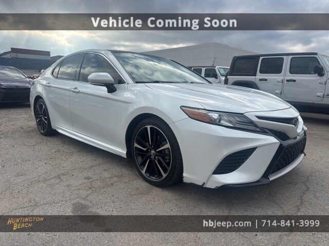 2019 Toyota Camry XSE V6 photo 3