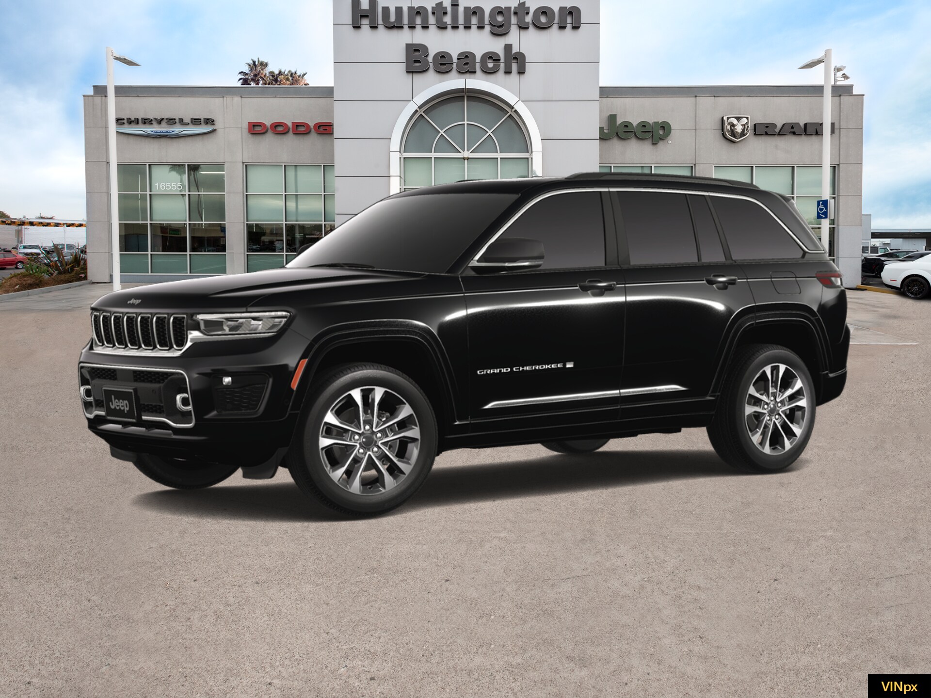 2025 Jeep Grand Cherokee Overland photo 2
