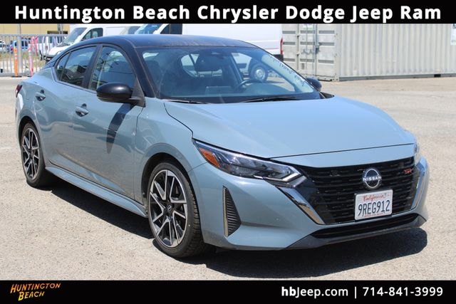 2025 Nissan Sentra SR CVT's photo