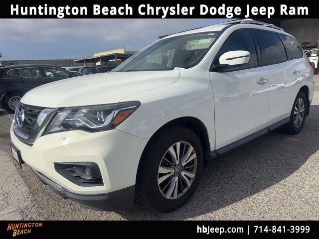 2020 Nissan Pathfinder S 2WD's photo