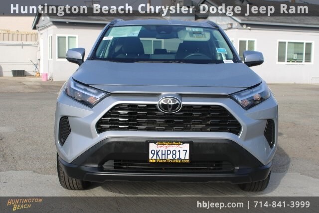 2024 Toyota RAV4 XLE photo 2