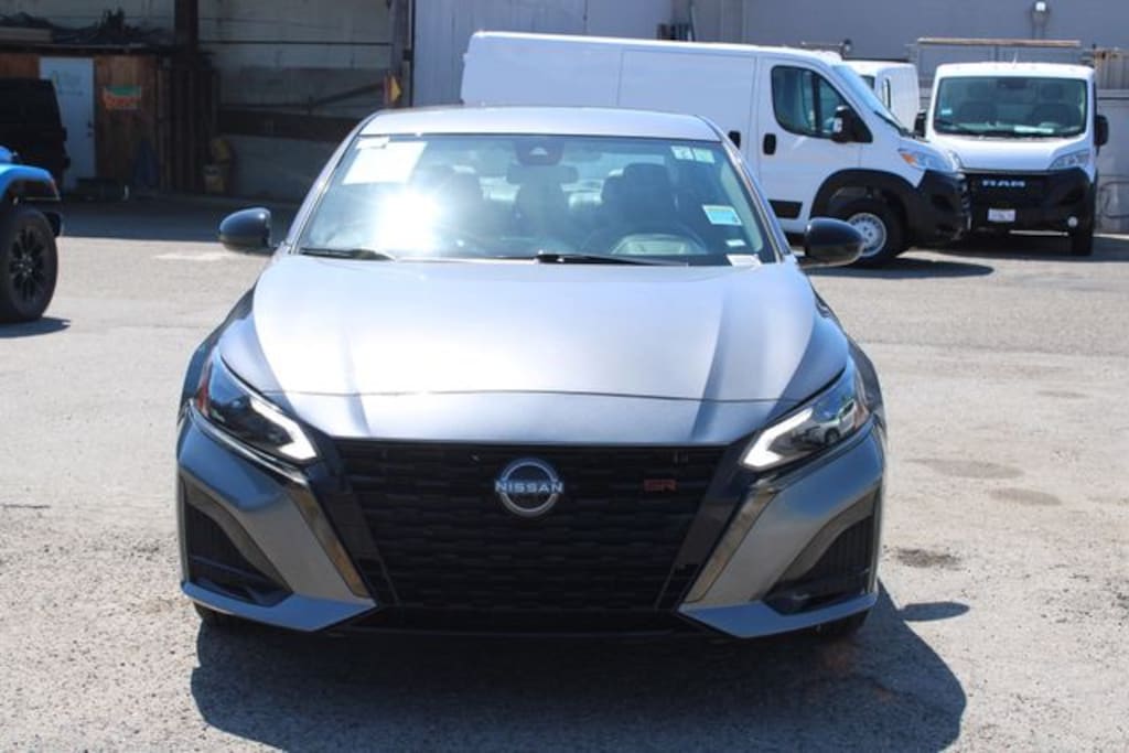 Used 2024 Nissan Altima 2.5 SR Sedan