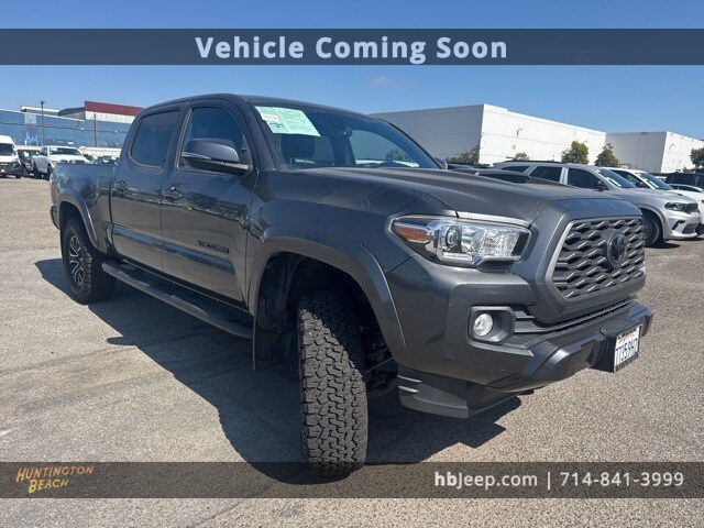 2021 Toyota Tacoma TRD Sport photo 3