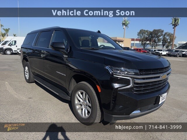 2024 Chevrolet Suburban LT photo 3