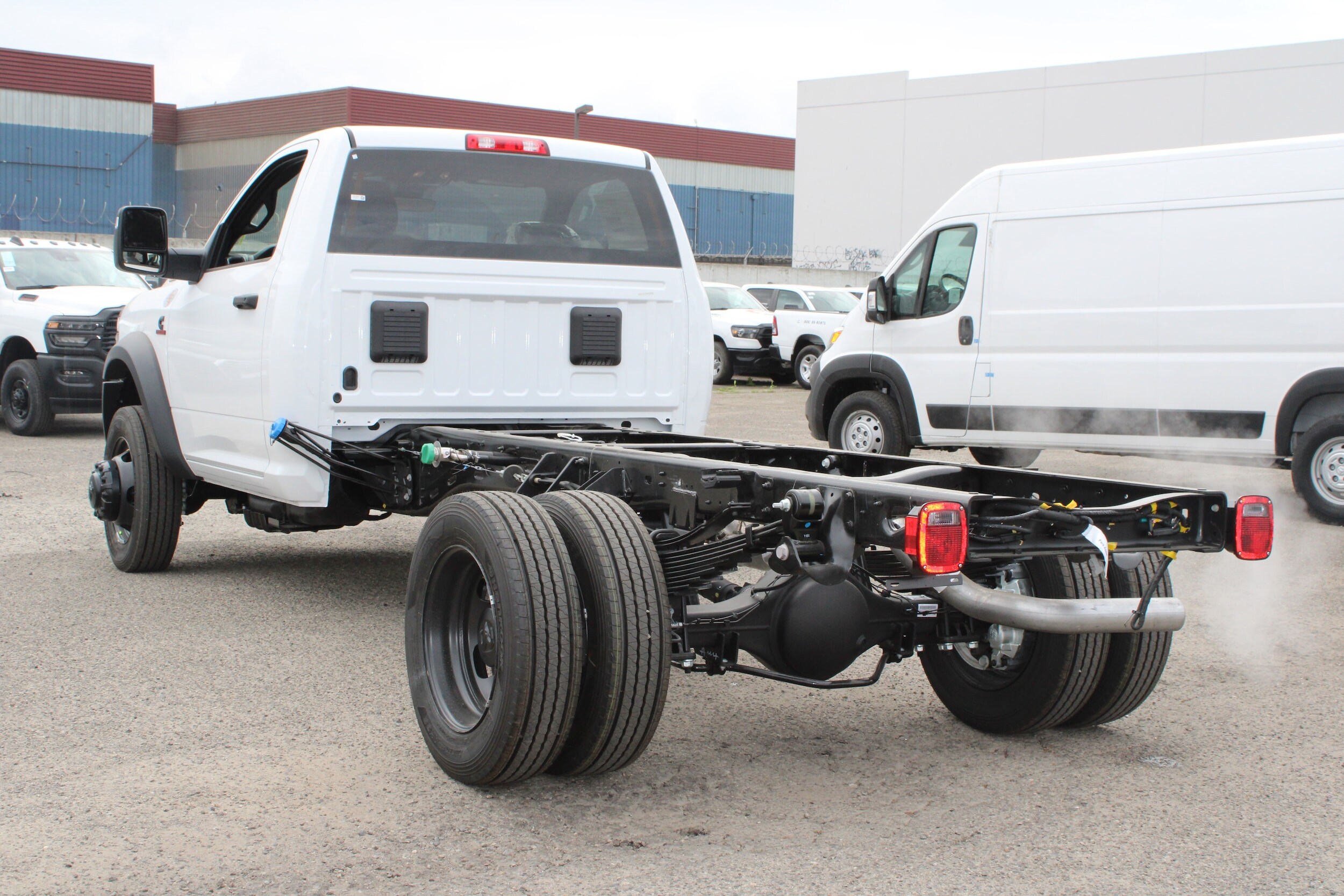 2025 Ram 5500 Tradesman photo 3