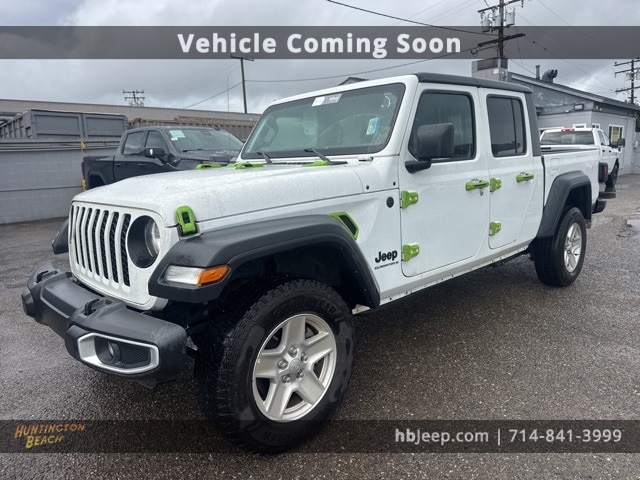2023 Jeep Gladiator Sport S's photo