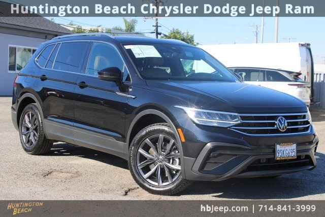 2022 Volkswagen Tiguan SE's photo