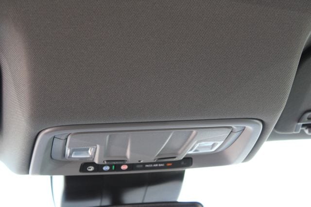 2024 GMC Sierra 1500 SLT - Photo 24