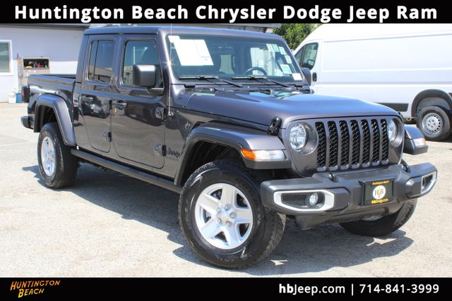 2022 Jeep Gladiator Sport S's photo