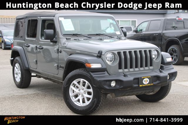 2023 Jeep Wrangler Sport S's photo