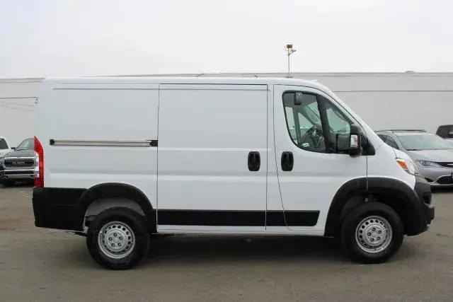 2025 Ram ProMaster 1500 photo 3