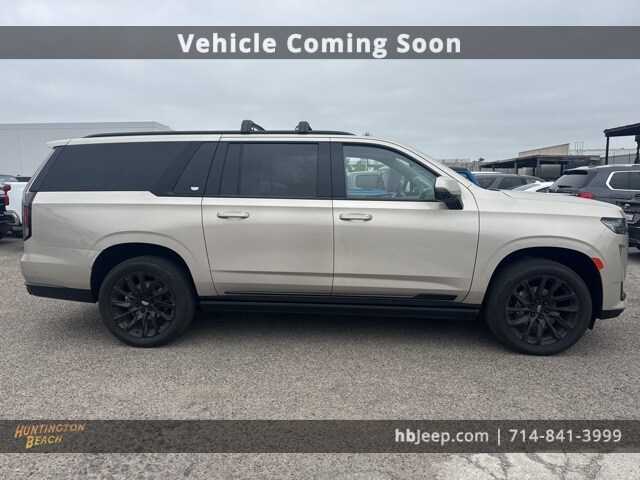 2024 Cadillac Escalade ESV Sport Platinum photo 2