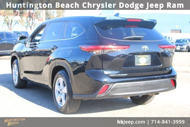2023 Toyota Highlander L photo 2