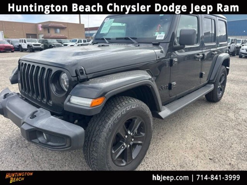 Used 2022 Jeep Wrangler Unlimited Sahara Altitude SUV