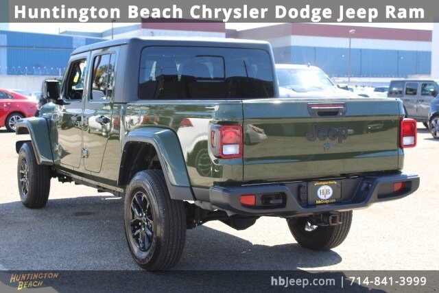 2022 Jeep Gladiator Altitude photo 3
