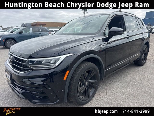 2023 Volkswagen Tiguan 2.0T SE R-Line Black's photo