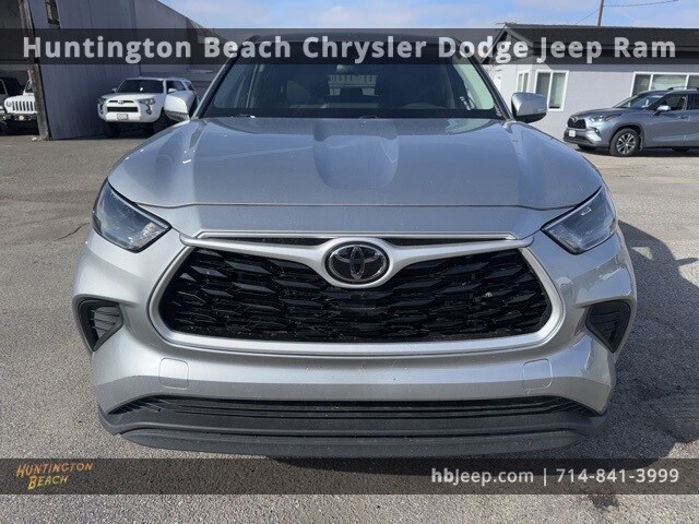 2023 Toyota Highlander L photo 2