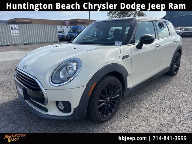 2017 MINI Clubman Cooper's photo